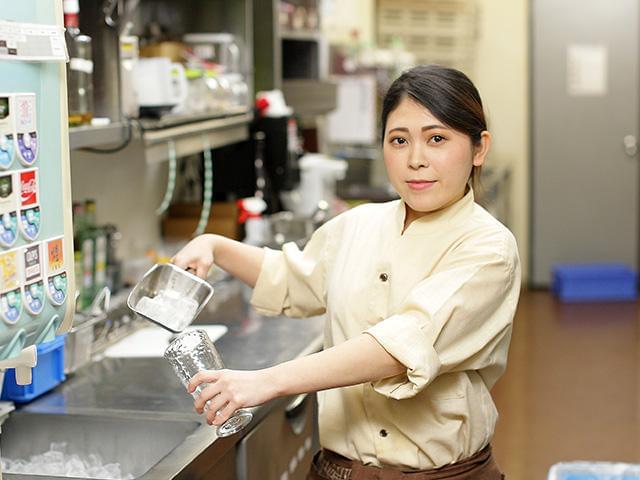 ライフスタイルに合わせてシフトは相談OK!
働きやすさも、待遇もバッチリ◎!!
バイトデビューしたい方も大歓迎ですヨ☆☆