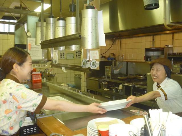 ライフスタイルに合わせてシフトは相談OK!
働きやすさも、待遇もバッチリ◎!!
バイトデビューしたい方も大歓迎ですヨ☆☆