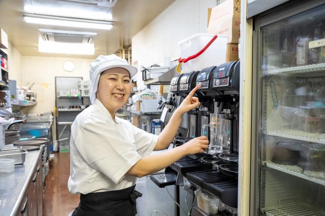 ライフスタイルに合わせてシフトは相談OK!
働きやすさも、待遇もバッチリ◎!!
バイトデビューしたい方も大歓迎ですヨ☆☆