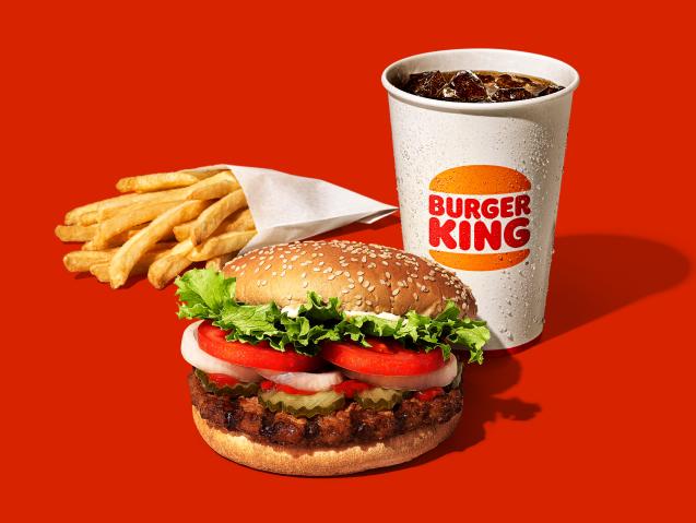 バーガーキングの運営スタッフ/未経験歓迎/1店舗2〜3名の正社員で安心/安定企業で腰を据えて働く選択ファーストフードの運営スタッフ