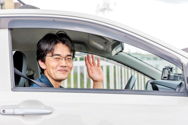 移動は営業車なので楽々!オートマ限定でも大丈夫ですよ!安定の正社員で新しい生活をスタートしませんか!