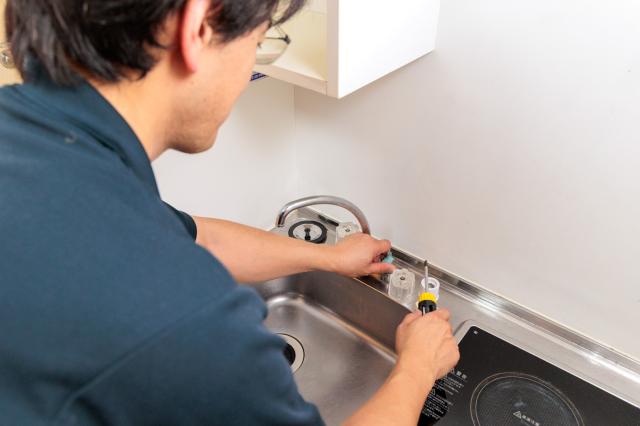 【枚方市／家具や建具の修繕】未経験OK！正社員採用・賞与あり キャリアアップで安定収入を手にしよう！家具や建具の修繕担当