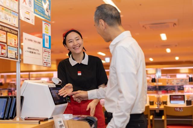 スタッフ同士の連携を重視、意思疎通抜群の職場◎
面接時は履歴書不要!あなたのやる気をご持参ください♪