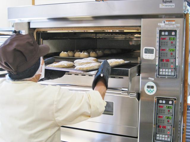 パン工房・とドライバー/　2職種/人に寄り添い、日々の安心を支える福祉のお仕事［1］パン工房支援員
［2］ドライバー