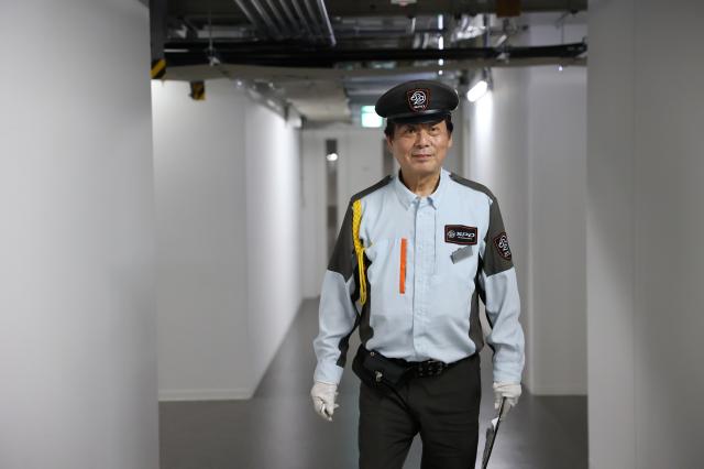 ≪八王子駅徒歩10分≫地下駐車場の警備／夜勤／勤務曜日・日数は相談可！／未経験者歓迎地下駐車場の警備