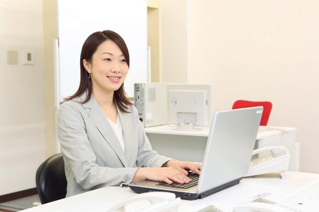 ＜経理・総務事務＞人気の事務ワーク！　働きやすいワークスタイルで腰を据えてご活躍を！事務スタッフ（経理・総務事務）