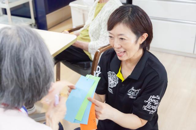 食事介助が必要な方へ言語聴覚士など他職種とともにお手伝いします。