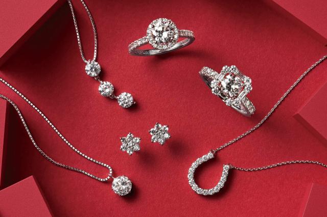 未経験◎/ジュエリー販売/髪色・ピアス・ネイル自由/時給1400円〜/ブランクOK/しゅふ活躍中！接客スタッフ（ジュエリー販売店）