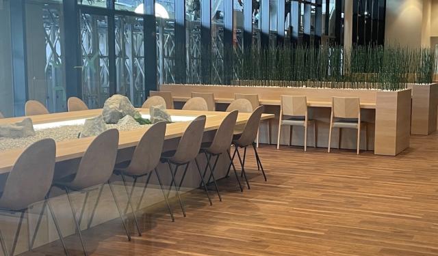 144名以上採用のオープニング募集！賞与年２回＆日曜定休！最新の物流倉庫で新生活を始めませんか！［1］軽作業
［2］夜間軽作業
［3］フォークリフト及び倉庫内作業
［4］一般事務