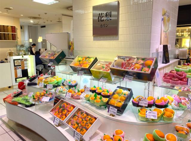 山陽百貨店の地下でフルーツの販売/駅チカ/週3〜4日/時間の相談OK/買い物にも便利フルーツ販売員
