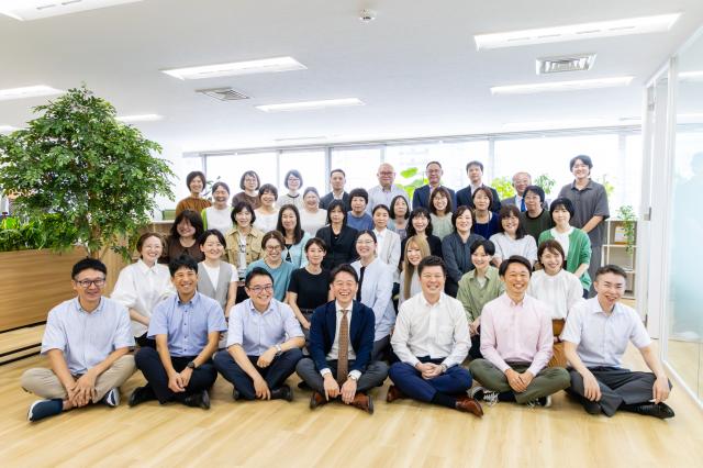 昭和63年開業の『アシタエ税理士法人』。
和気あいあいとした雰囲気が特徴です♪