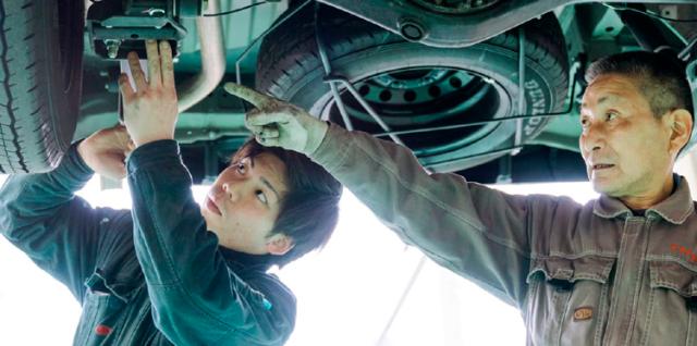 多くのお客様のカーライフを支える車のプロ集団！分業制で整備に専念◎