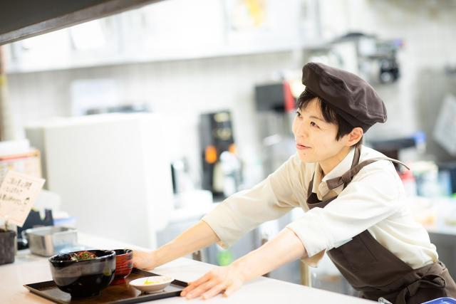 【平日のみ】週1日〜・1日2時間〜OK！Wワーク・しゅふ歓迎♪シフト柔軟対応！調理・接客(病院内の職員食堂・レストラン)