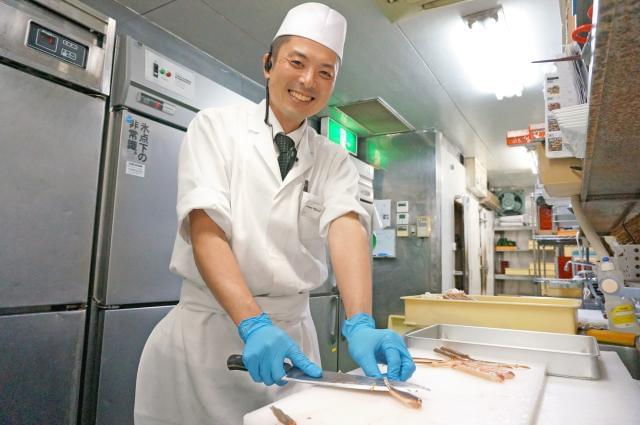 *スタッフインタビュー*
【かに料理 甲羅本店】副料理長 Kさん(入社5年目 40代)