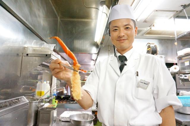 *スタッフインタビュー*
【かに料理 甲羅本店】副料理長 Kさん(入社5年目 40代)