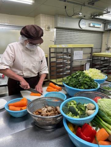 病院給食で安定勤務。未経験OKの調理員募集！調理師免許お持ちの方は優遇あり◎病院内調理スタッフ