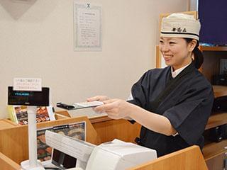 制服貸与なので、服の心配はいりません!活気あるお店なので楽しく働けますよ♪