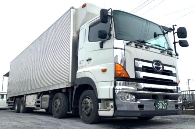 時間に追われず、ゆとりをもって走れる大型運転手!
経験を活かしてより良い環境で働きませんか。