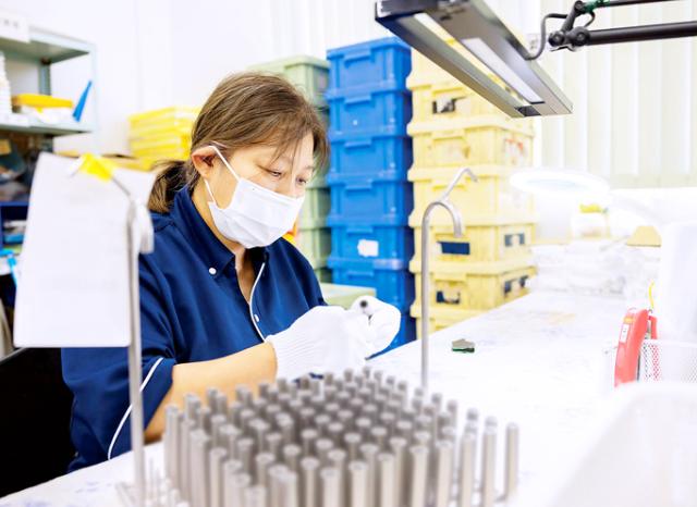 ≪大阪市東成区≫工場内で軽作業のお仕事！未経験OK！土日祝休み！時間帯の相談◎通勤便利な駅チカ！工場内軽作業