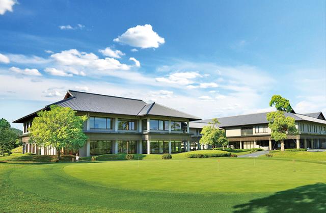 ゴルフ場内レストランの【キッチン】【ホール】未経験OK◆扶養内可◆賄有◆車通勤可◆週2日〜、4h〜◆レストランキッチン/ホールスタッフ