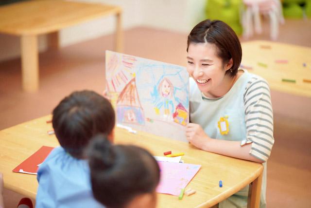 保育士募集／賞与有／クリニック勤務／日曜固定休／年齢不問／ブランク可／週1日〜無理なく働ける好環境！保育士