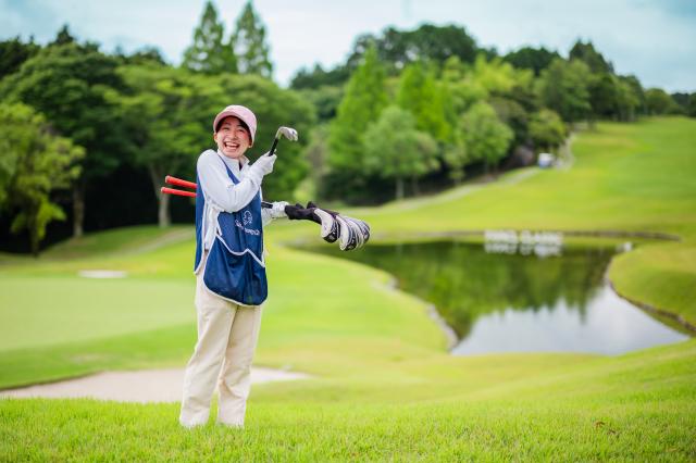 キャディは業務のほとんどをゴルフコースで過ごします。
あなたも健康的な毎日を手にしませんか♪