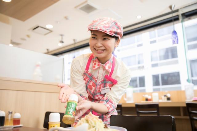 年2回ある昇給制度や食事補助など、
嬉しいスタッフメリットもたくさんご用意しています♪