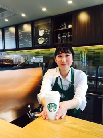 笑顔と美味しいドリンクでお客様をおもてなし。