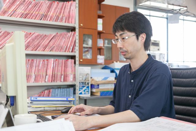 時代のニーズに合う製品を作り続けている『丸豊建硝』で、
あなたの力を貸してください！