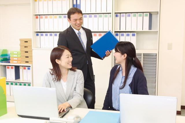 日数・時間の相談OK！
髪色やネイルも自由で自分らしく働けます。