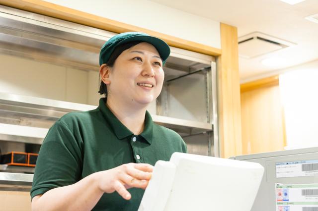 土日祝のみやWワーク、扶養内勤務にフルタイムなど・・・
ライフスタイルに合わせて働けます。