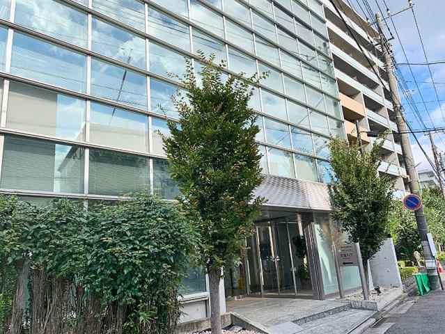 JR京浜東北線「蕨駅」東口徒歩12分で通勤便利♪とてもきれいな社屋です。