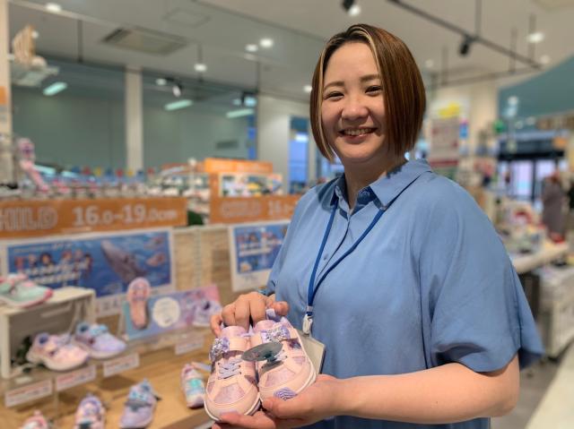 接客が初めてのあなたも心配無用♪
先輩がしっかりとお教えするので、ぜひチャレンジを◎