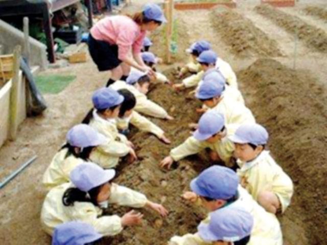 【保育士】　【残業なし】もう一度子供たちと。あなたの眠ってる資格活かしませんか？保育士
☆０〜２歳児保育補助