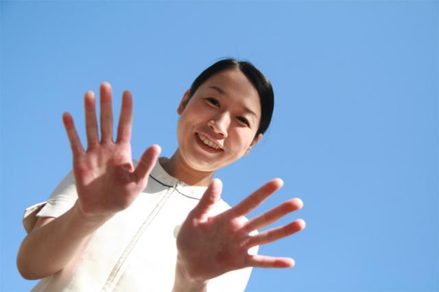 先輩セラピストの約9割が未経験からスタート!無料研修後は、厚生労働大臣認可組合の公認資格を取得できます
