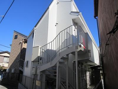入社後すぐに生活基盤を整えられるよう寮完備。
入社祝金や資格一時金の準備もあります。