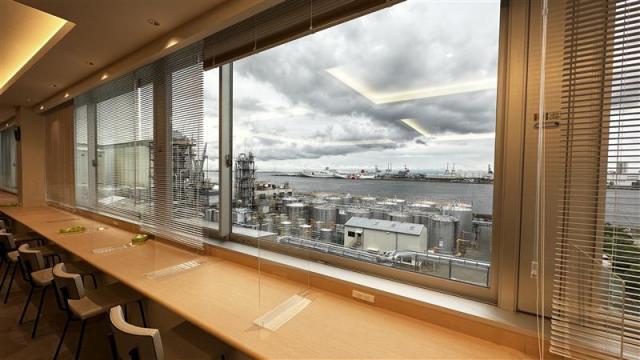 早番か遅番を選択も可！有名ブランド製品です＜車通勤ＯＫ／交通費全額／50歳くらい迄の男女活躍中！＞食品（乳製品）の製造補助