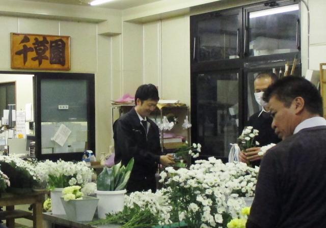 未経験者歓迎!
30代〜50代までの男性スタッフが活躍しています。