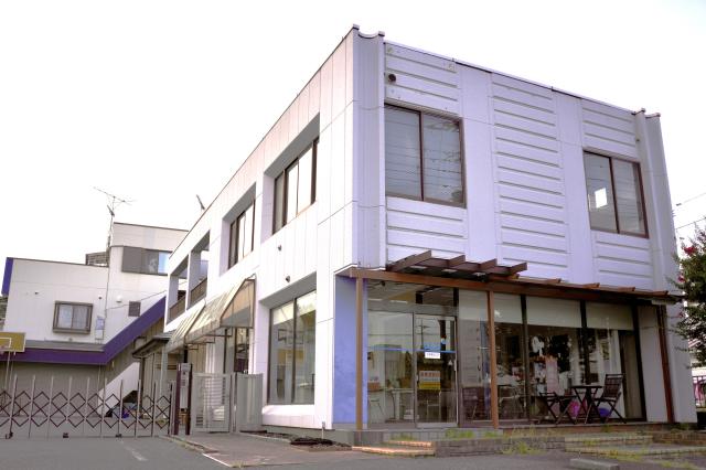 職場は少人数体制で、働きやすい環境です。
お仕事は丁寧にレクチャーするのでご安心ください！
