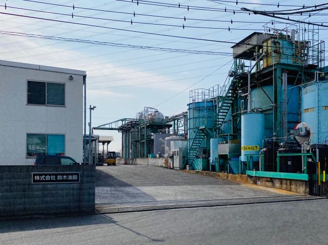 未経験からのチャレンジ大歓迎／安定の正社員採用／同乗研修あり／基本土日休み／月給28万円以上生脂回収作業兼ドライバー（2.5t〜4.0t）