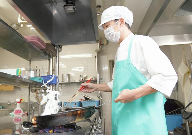 ［半田市］調理スタッフ求人♪◆資格不要！調理員／介護施設での調理・盛付・洗浄・他