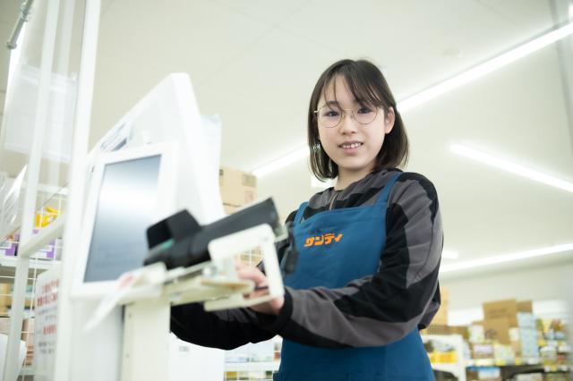サンディ吹田日の出店【セミセルフレジ・商品陳列スタッフ】短時間や扶養内など相談OK！近隣の方活躍中！スーパーのセミセルフレジ・商品陳列スタッフ