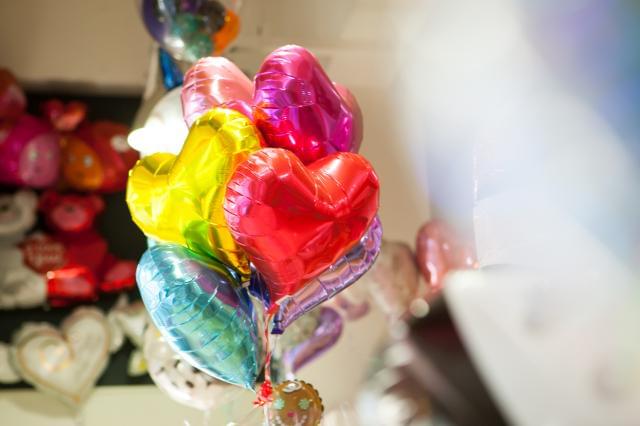 ★レア求人★ バルーンショップの販売員募集♪日給10,000円！髪色・ネイル自由／手先器用な方大歓迎バルーンショップ販売スタッフ