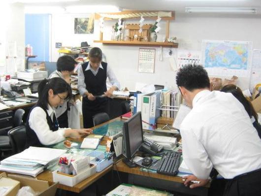 積極的に仕事に取り組めるかたをお待ちしています。
専門知識が無い方でも、ベテランスタッフがバックアップ!