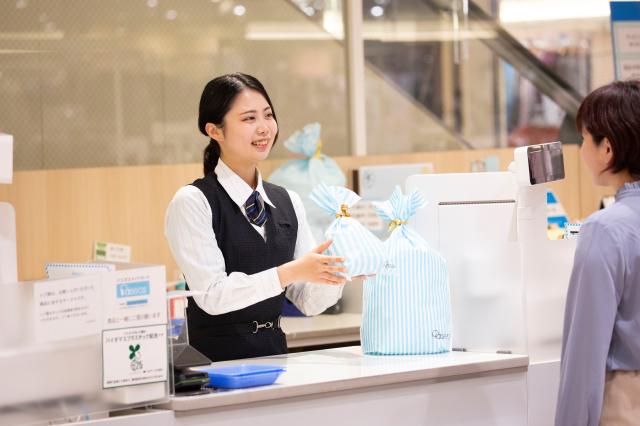 【パシオス　住吉リブ・シーア店】　レジスタッフ