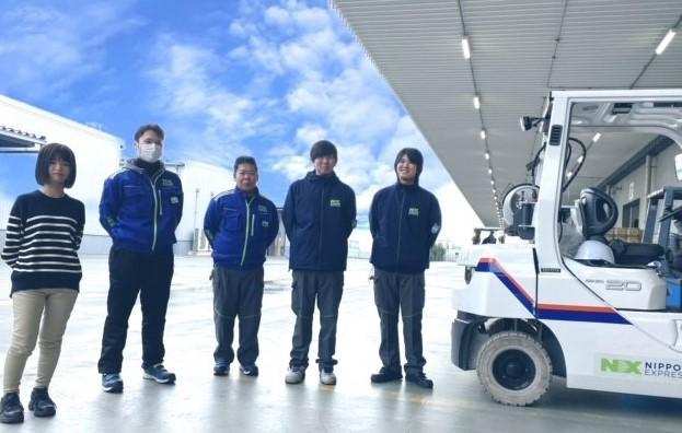 和歌山市・海南市【カウンターリフト操作】正社員登用前提／経験者優遇／無資格・未経験OK／男女可☆倉庫内作業／フォークリフトオペレーター（カウンターリフト）