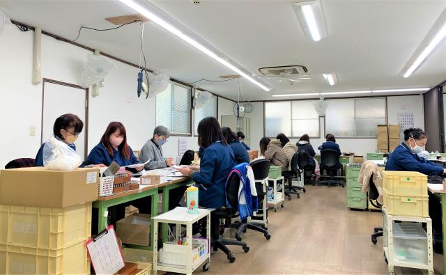 20代〜50代の主婦スタッフが活躍中!
1時間程度で覚えられるシンプル作業なので未経験でも安心◎