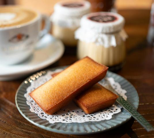 日本橋／高級洋菓子販売スタッフ／家具付社宅完備／駅チカで通勤便利／ブランクある方も大歓迎老舗高級洋菓子の販売