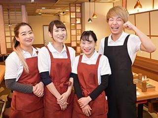 中には20年以上活躍しているベテランスタッフも!充実の待遇が、高定着率につながっています。