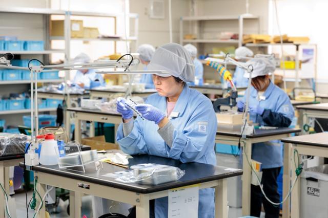 ≪寝屋川市≫加工・軽作業スタッフ★未経験歓迎★勤務時間が選べる★ママさんスタッフ多数活躍中！家電製品向けの部品加工